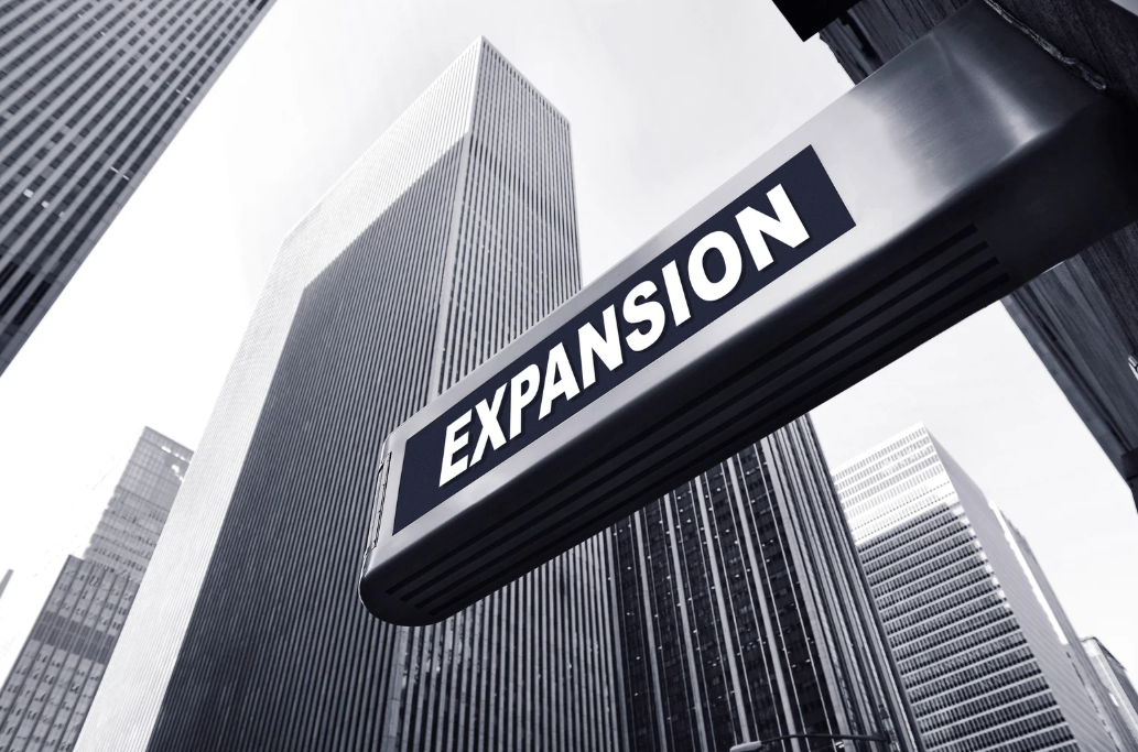 The Benefits and Risks Of Expanding Your Franchise Into New Markets